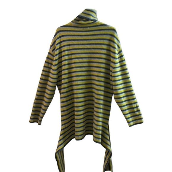 Balenciaga Paris Turtle Neck Sweater - Picture 2 of 6